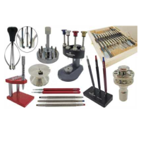 Montáž- ruček , číselníků a strojků